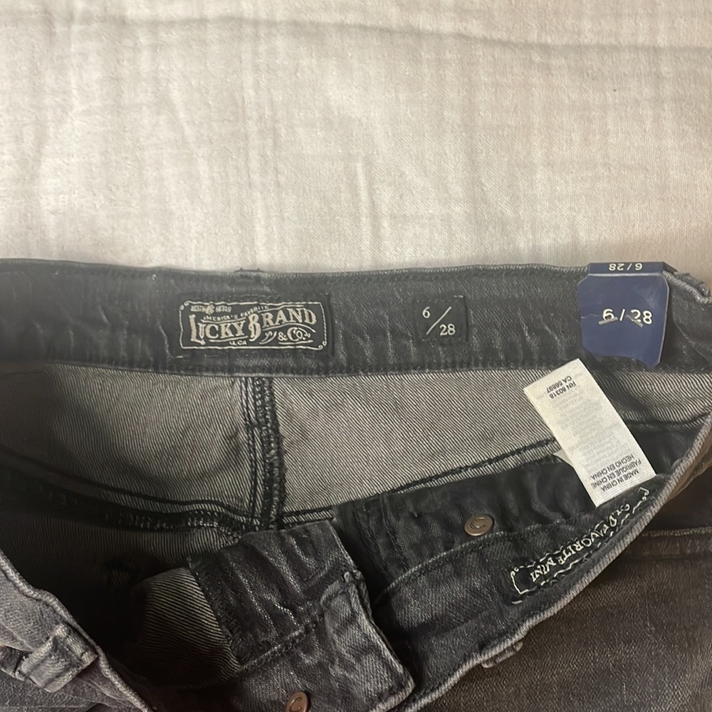 NWT Lucky Brand Old Favorite Mini Distressed Denim Skirt sz 6/28 - Picture 3 of 4